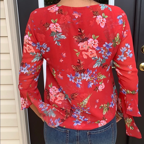 Bell sleeve Cabi top - Picture 2 of 2